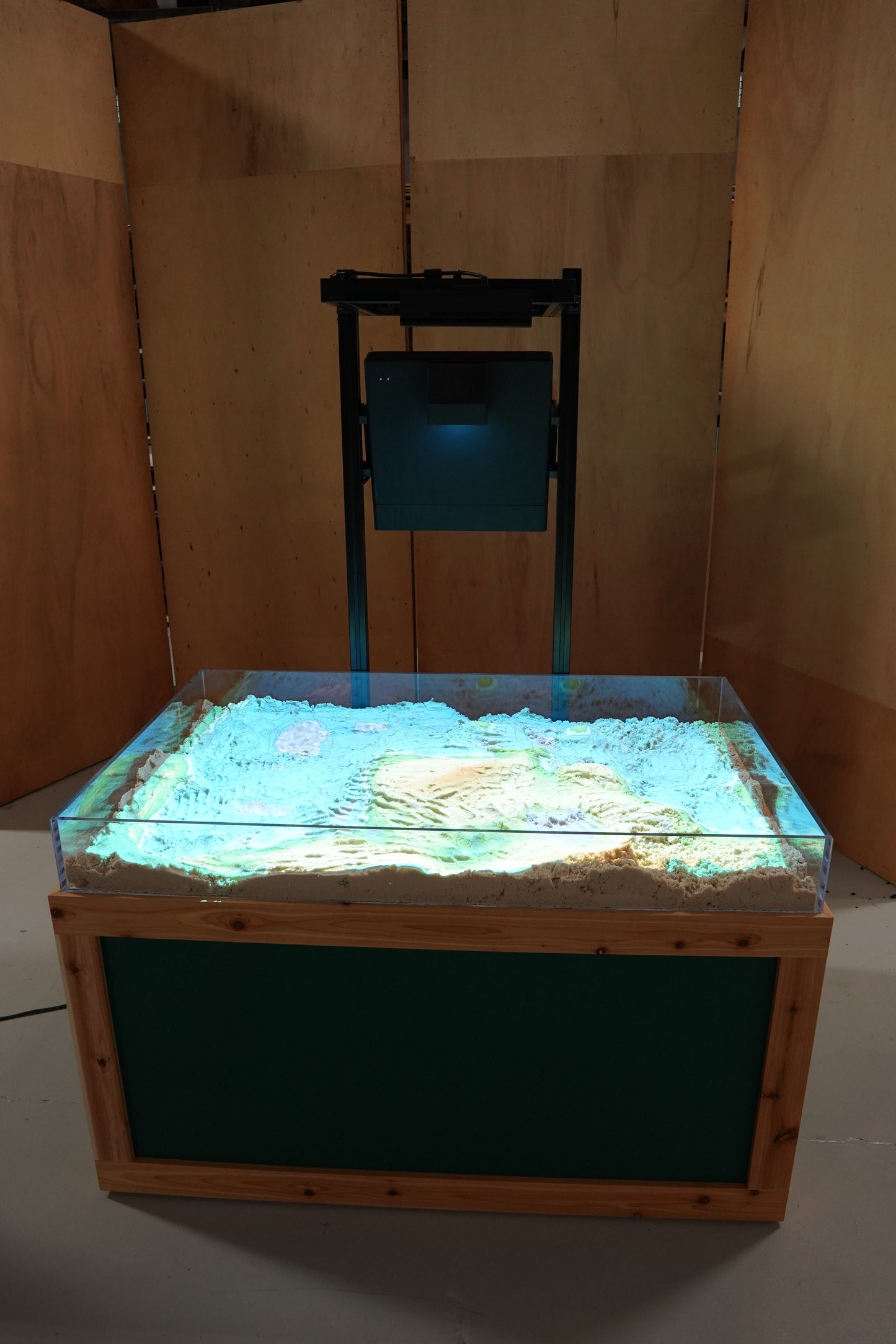 AR Sandbox Table Exhibit